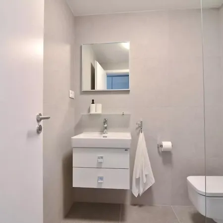 Bris Apartment, 1-2 Guests, Free Parking & Wifi, 4Km Downtown, Bratislava Exterior photo